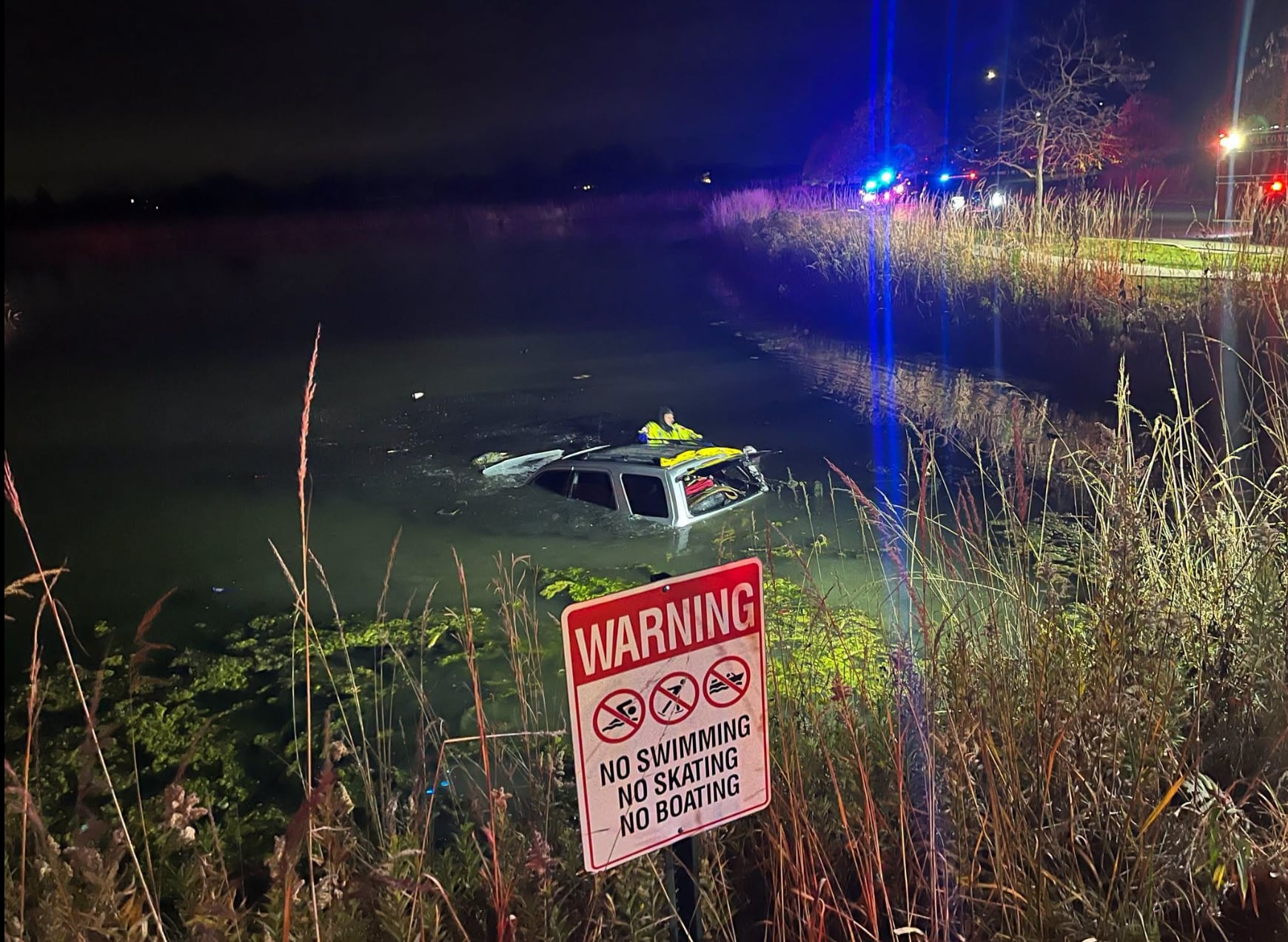 Car crashes into retention pond in Volo — Buffalo Grove Community news
