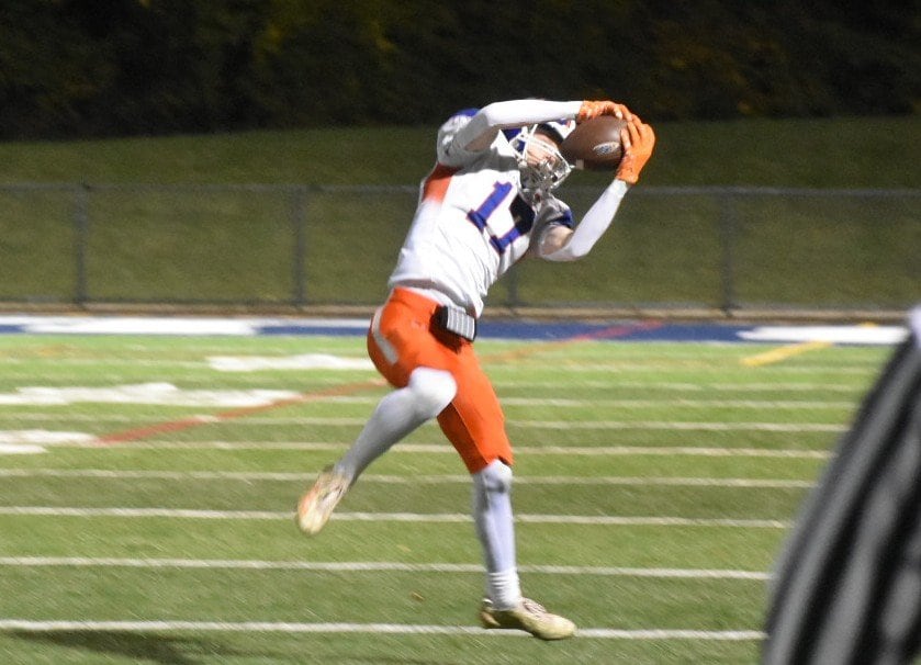 Genoa-Kingston, Hiawatha seasons end with playoff losses: Daily Chronicle football roundup — Buffalo Grove Sports news
